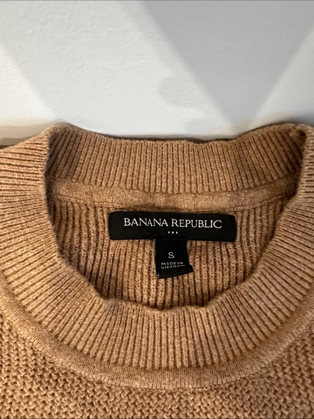 Banana Republic Men's Crewneck Sweater in Camel Brown